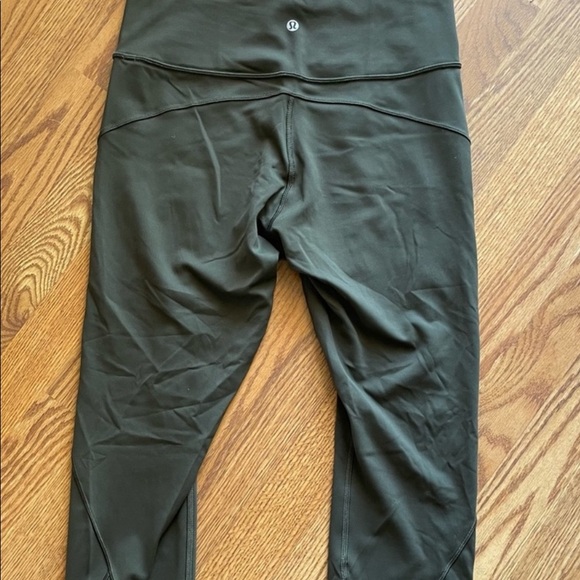 Lululemon In Movement Tight 25” Dark Olive Sz 10 - Picture 2 of 4